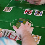 BOTTA – Jeu de cartes de football hybride ⚽ (Cartes + Application Mobile) | 2 - 4 Joueurs | Parties rapides et fun ! - BOTTA
